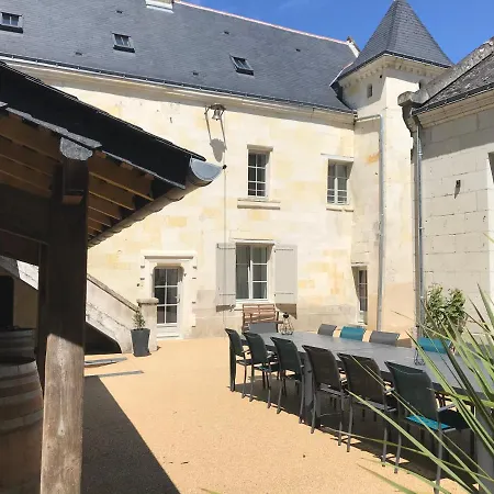 Logis Escale - Grand Gite, Piscine Treves-Cunault