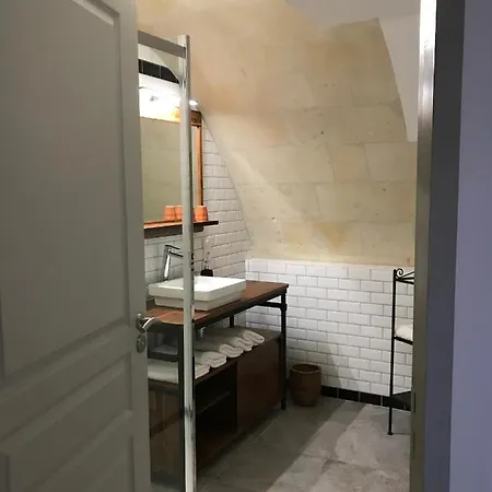 Logis Escale - Grand Gite, Piscine * Treves-Cunault